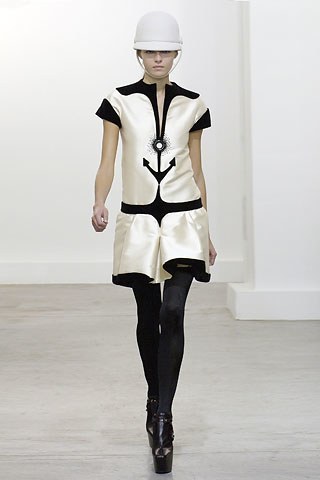 Balenciaga F/W 2006 - Minnie Muse