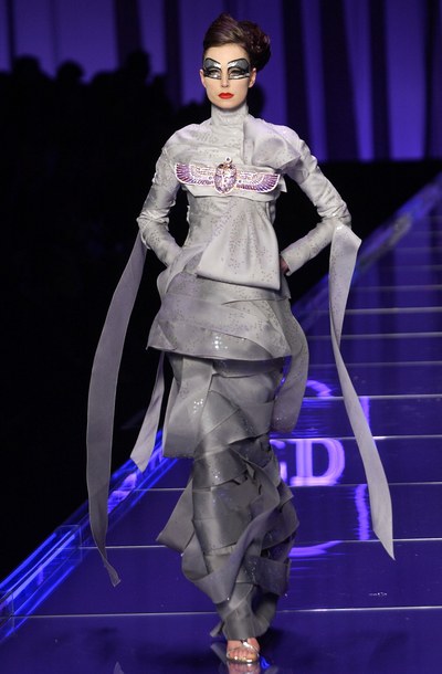 Dior Couture S/S 2004 - Minnie Muse