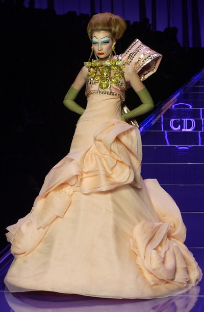 Dior Couture S/S 2004 - Minnie Muse