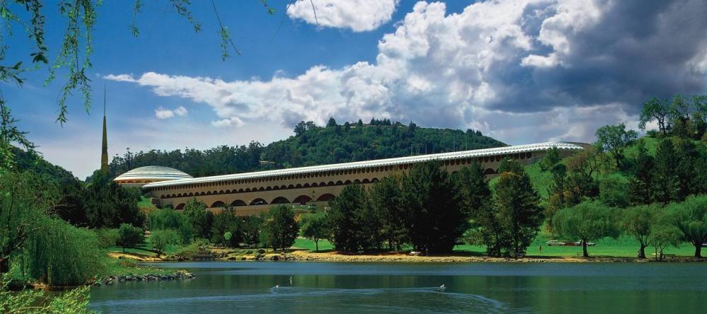  Frank Lloyd Wright , Marin County Civic Center, 1957 