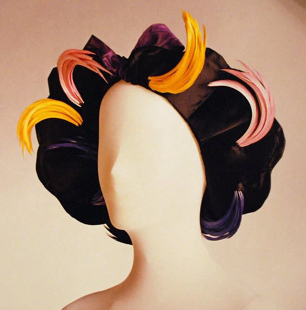 Vintage elsa schiaparelli hat