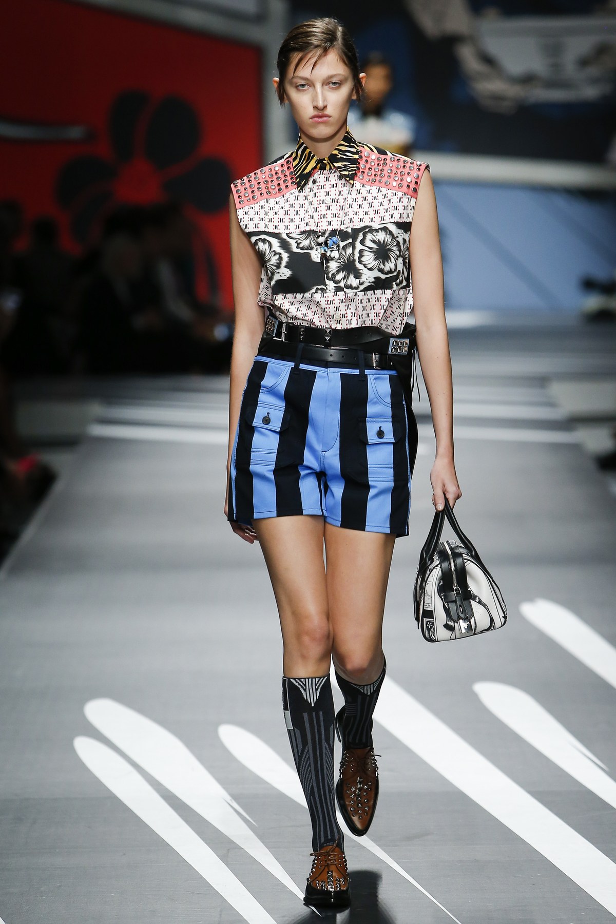 Prada S/S 2018 - Minnie Muse