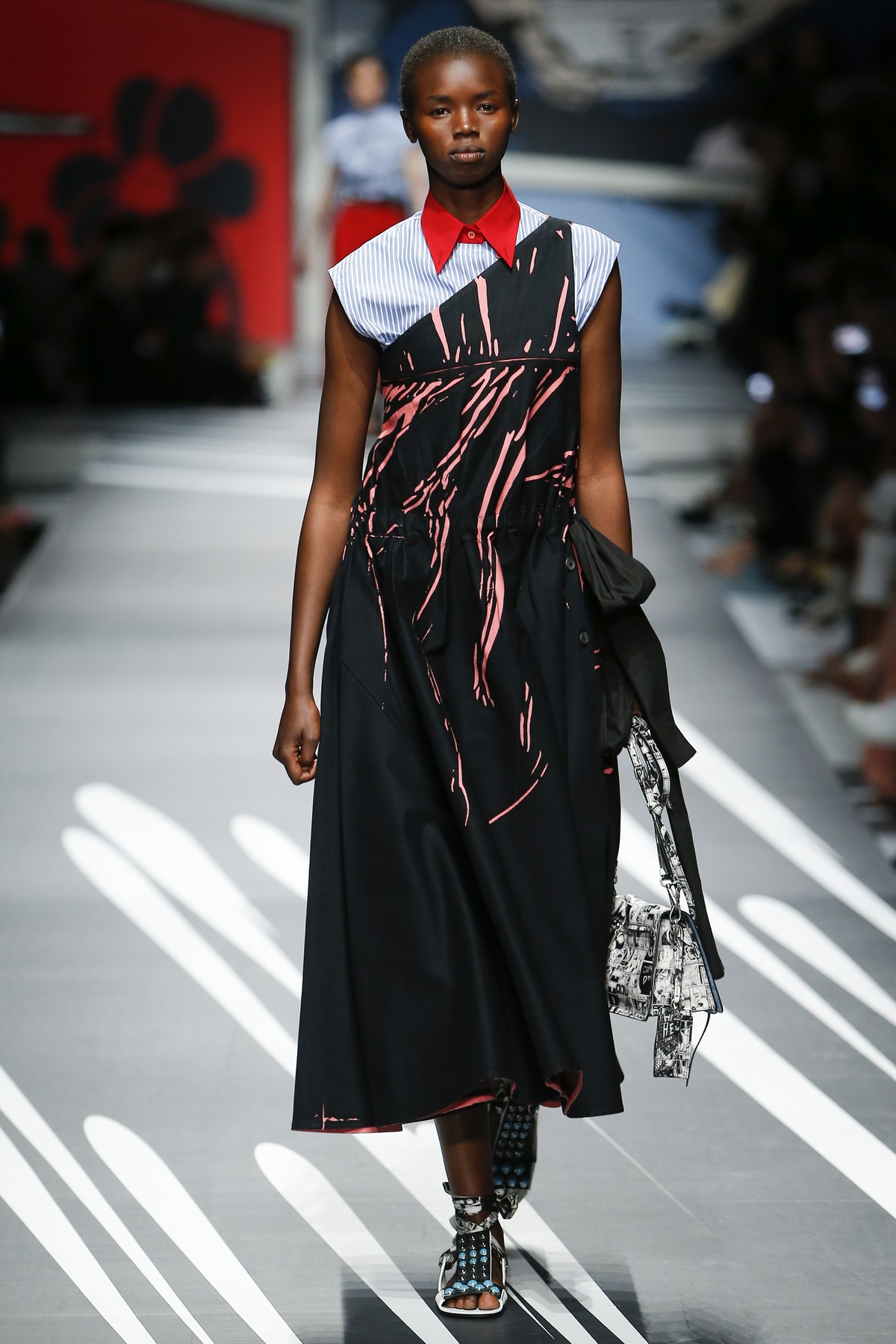 Prada S/S 2018 - Minnie Muse