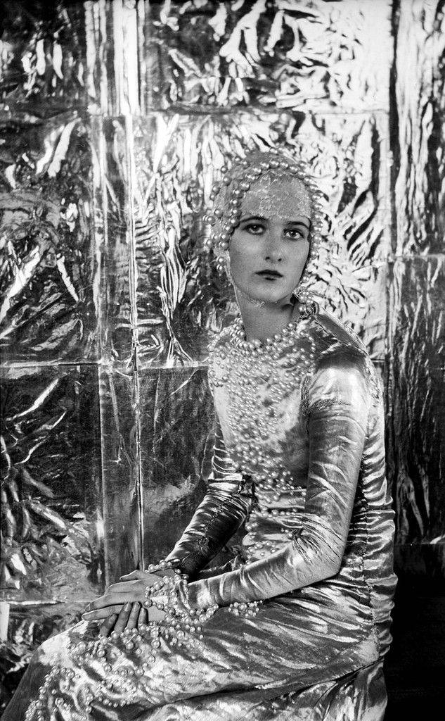 Baba beaton a symphony in silver  1925 photographed by cecil beaton