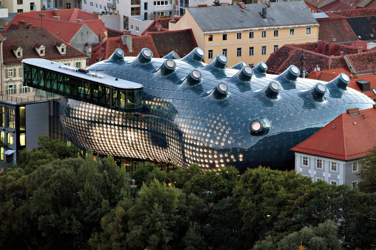 Peter cook and colin fournier  kunsthaus  graz  austria  2003