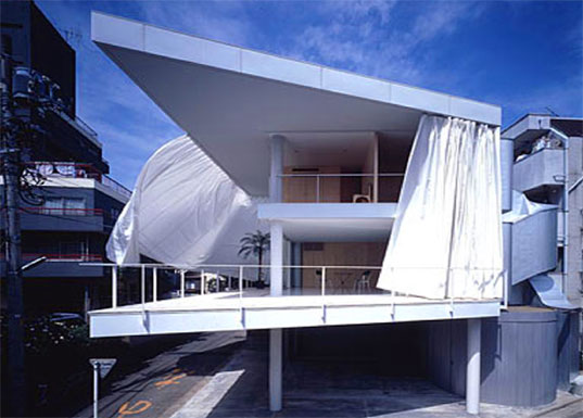 Shigeru ban curtain wall house  1995
