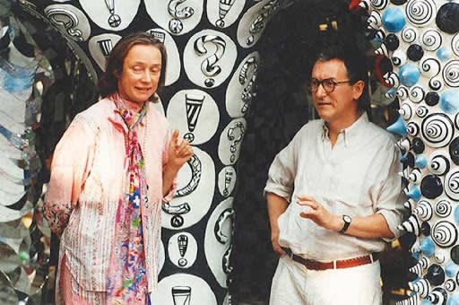  Niki de Saint Phalle and Julian Spalding, Talking in the Tarot Garden 