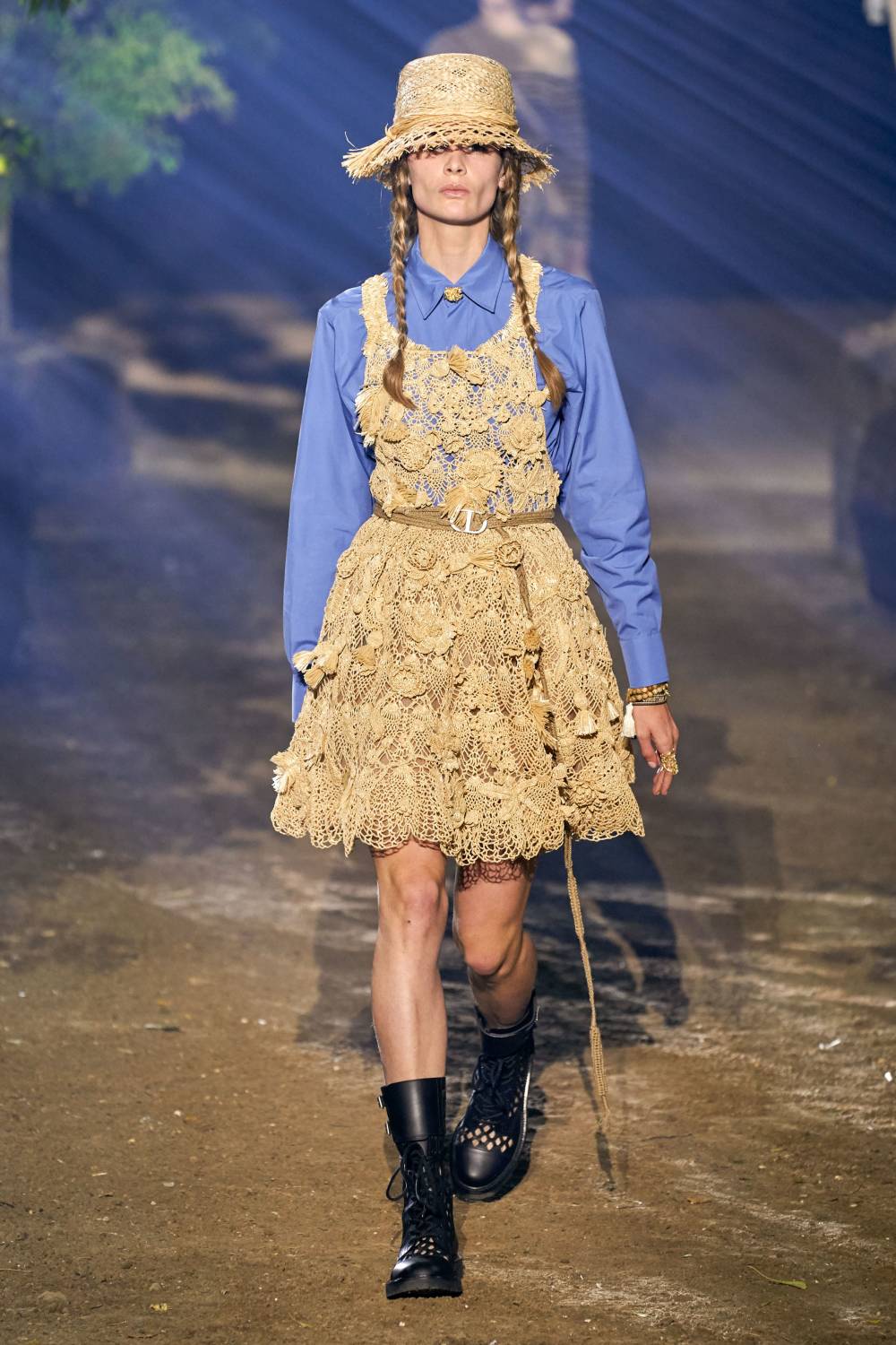 Scarecrow   dior spring 2020 look 2