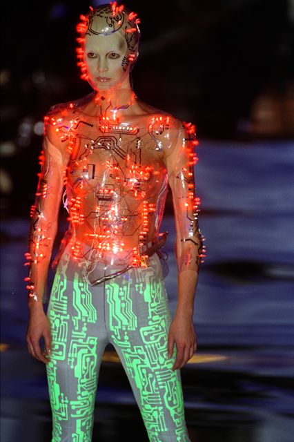 Robot   alexander mcqueen at givenchy paris autumn winter 1999