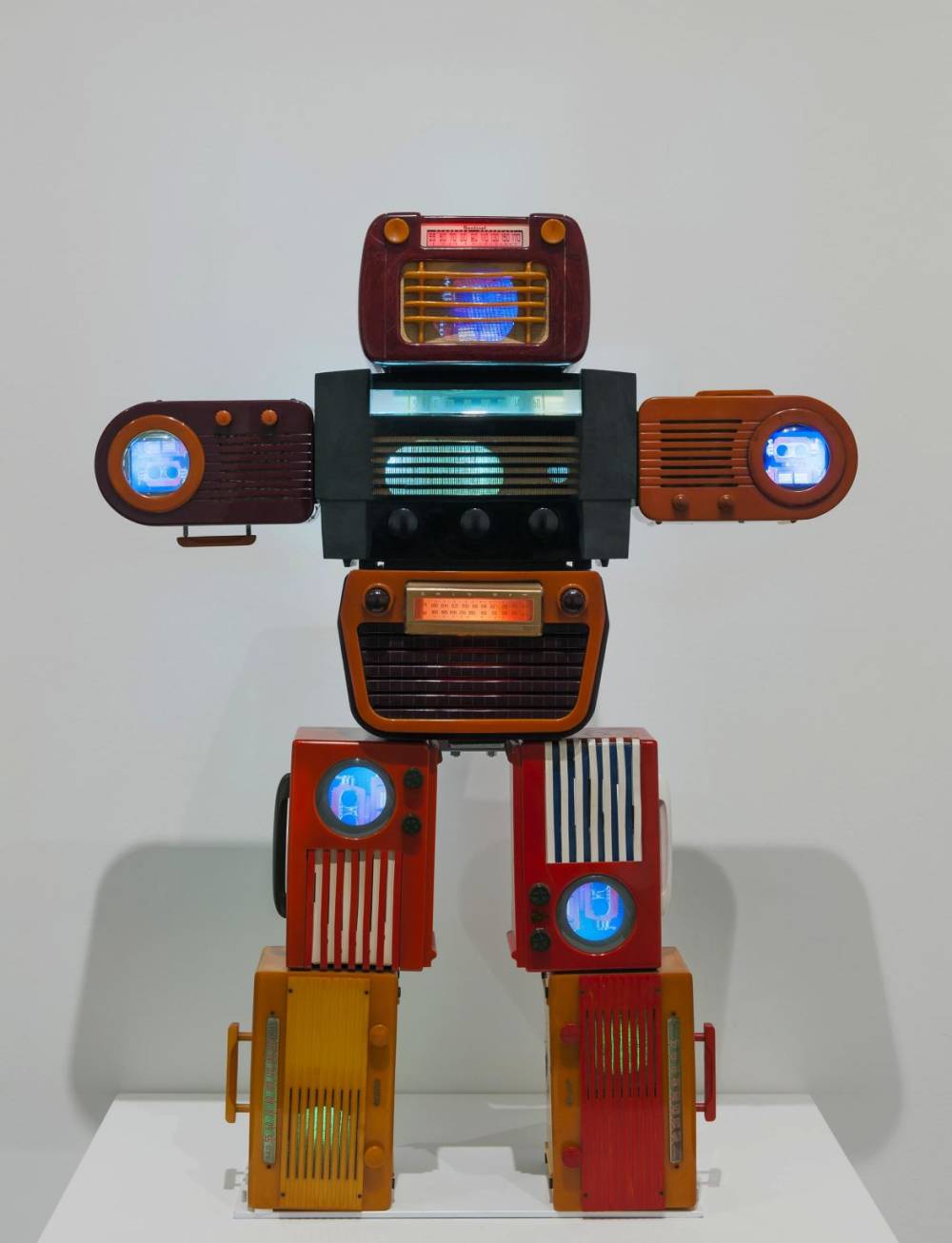  Nam June Paik, Bakelite Robot, 2002 