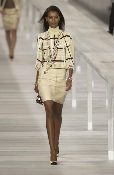 Chanel S/S 2004 - Minnie Muse