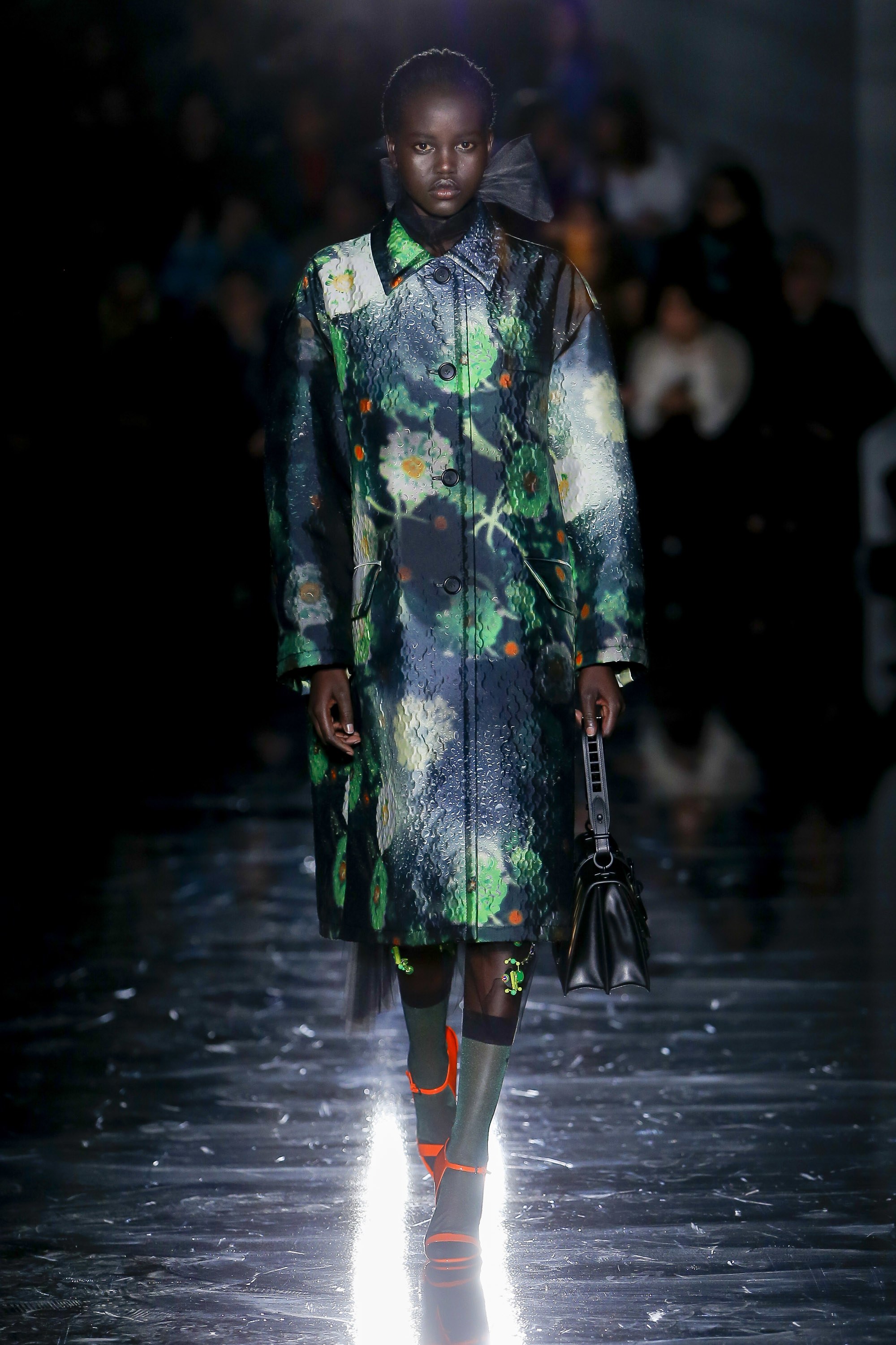スカート PRADA 2018 collection roze flower black Prada Spring/Summer 2018 Women's Collection - Fashion