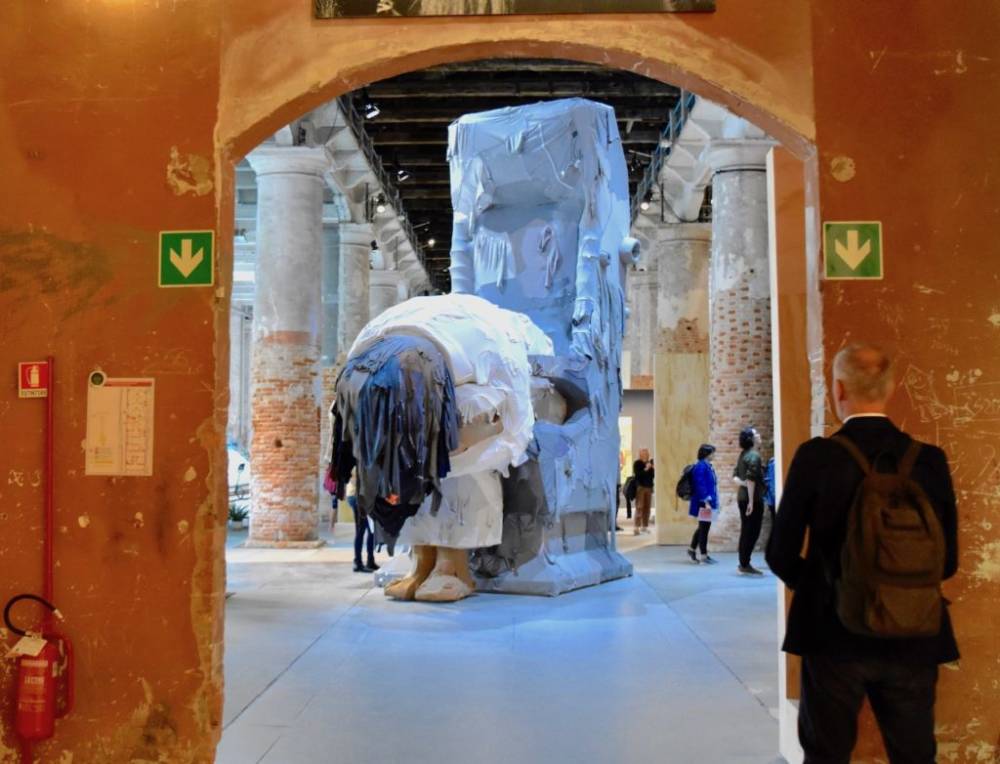  Yin Xiuzhen, Trojan, 2012, at Venice Biennale 