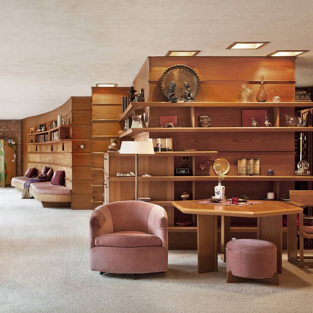  Frank Loyd Wright , Custom Bookcase in a home Rockford, Illinois 