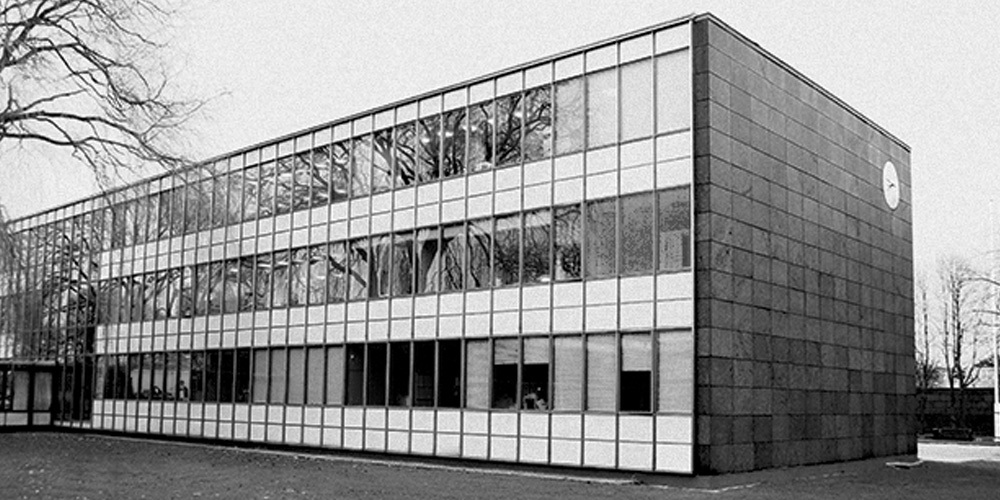 Arne jacobsen watches city hall raadovre