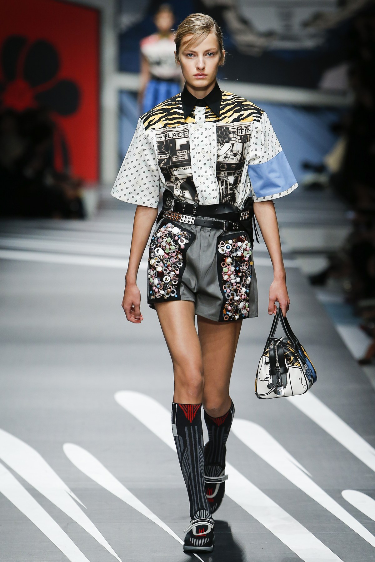 スカート PRADA 2018 collection roze flower black Prada Spring/Summer 2018 Women's Fashion Show - YouTube