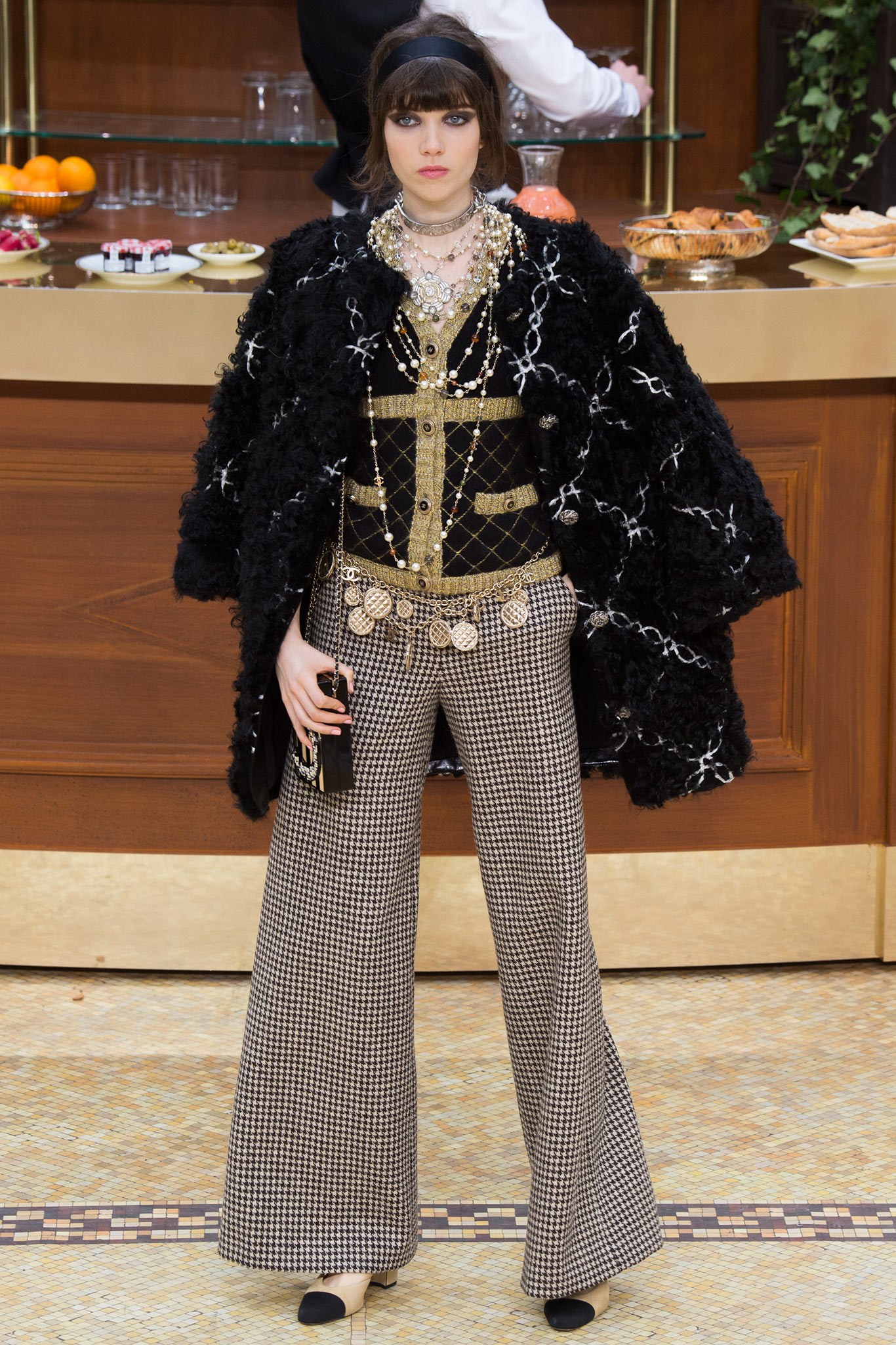 Chanel Spring Summer 2015 – Womens Catwalk Review | Anouska Cullen, image size:1366x2048