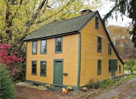 Saltbox Houses Minnie Muse   Sunny Saltbox Norwich Connecticut  1670 