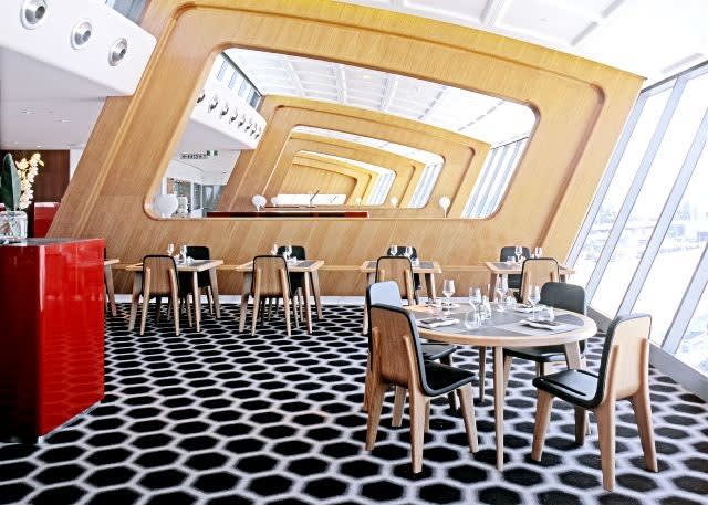  Marc Newson, Qantas Lounge, Sydney Australia 