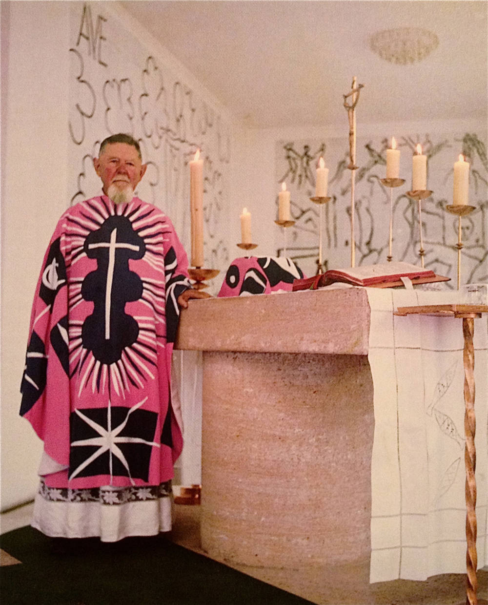  Henri Matisse, Chapel and Priest Vestments, 1949-1951 