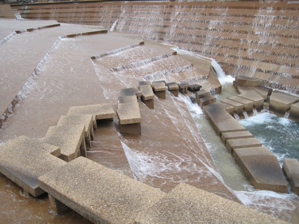  Philip Johnson , Water Gardens, Fort Worth, Texas, 1974  