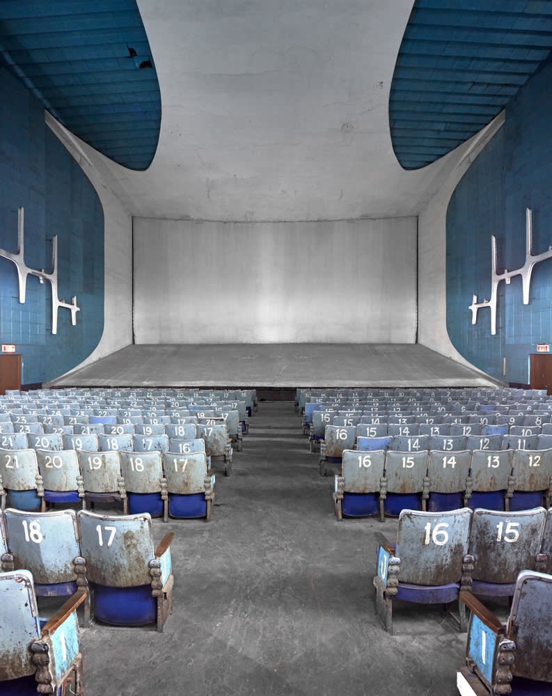  Le Corbusier, Theater Neelam, Chandigarh, India 