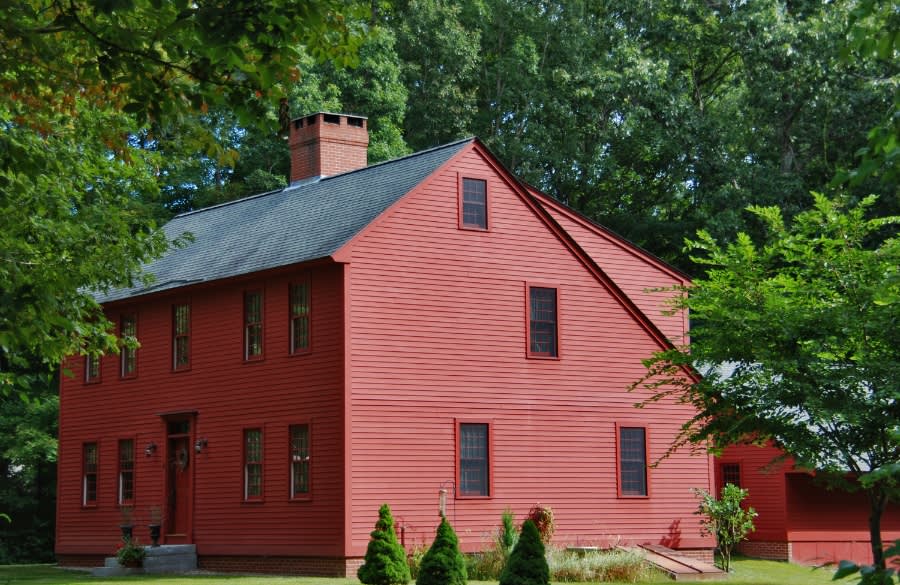  Colonial Saltbox House, 1700s 