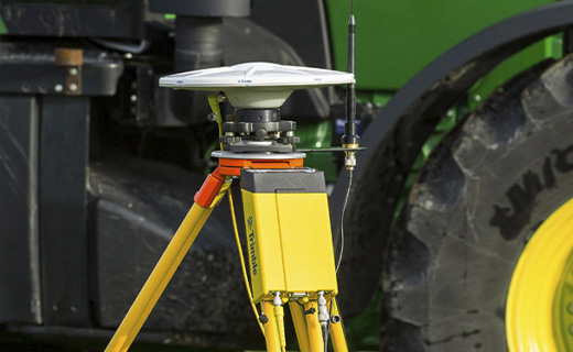 A farmer uses the Trimble R750 receiver to add accuracy to their farming operations.