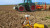 Un tractor Fendt usa correcciones RTK para actividades de nivelación de terrenos.