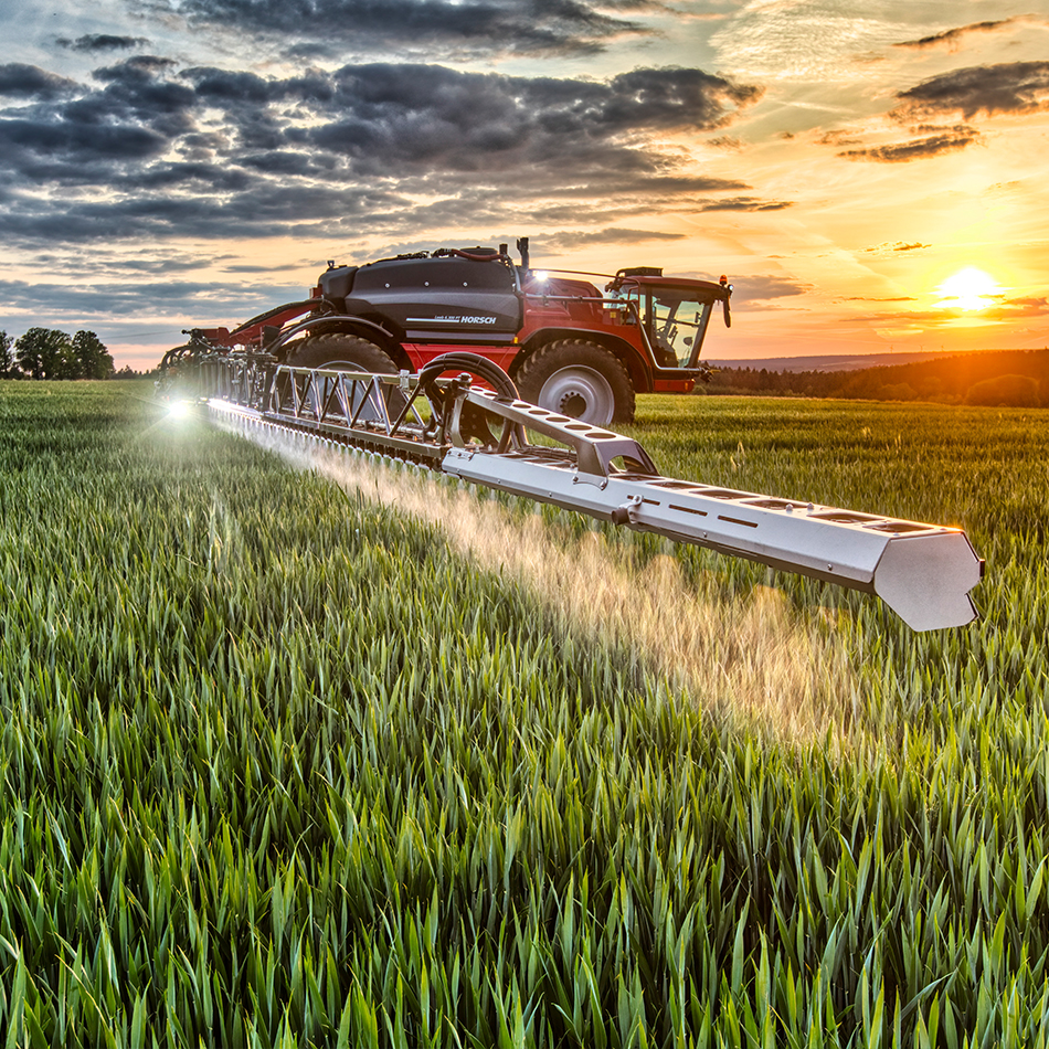 A HORSCH sprayer uses Trimble technology to add greater precision to their operations.