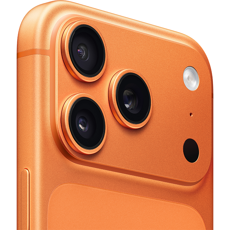 Närbild på en orange smartphone med tre kameralinser i triangelformation och en blixt på baksidan.