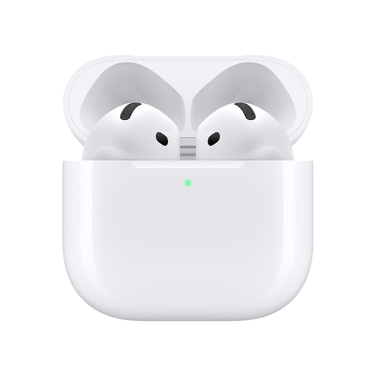 Vita Apple AirPods 4 i sitt laddningsfodral med grön laddningsindikator synlig på fodralet.