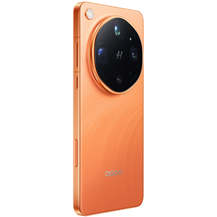 Orange OPPO-smartphone, snett bakifrån, stor rund svart kameramodul med fyra linser. Knappar på sidan