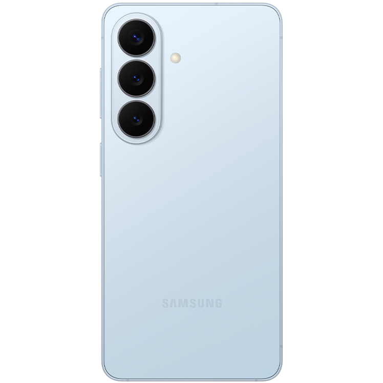 Baksidan av en ljusblå Samsung-smartphone med tre kameror i en vertikal rad och en blixt placerad bredvid.