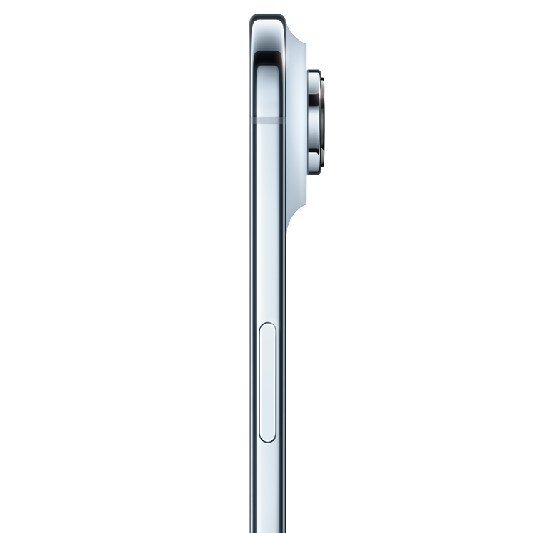 Sidovy av en ljusblå iPhone Air som visar kameralinsens utbuktning från den tunna profilen.