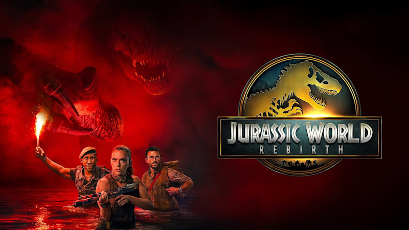 Tre personer i vatten med fackla och vapen mot röd bakgrund med dinosaurier. Jurassic World Rebirth-logotyp till höger.
