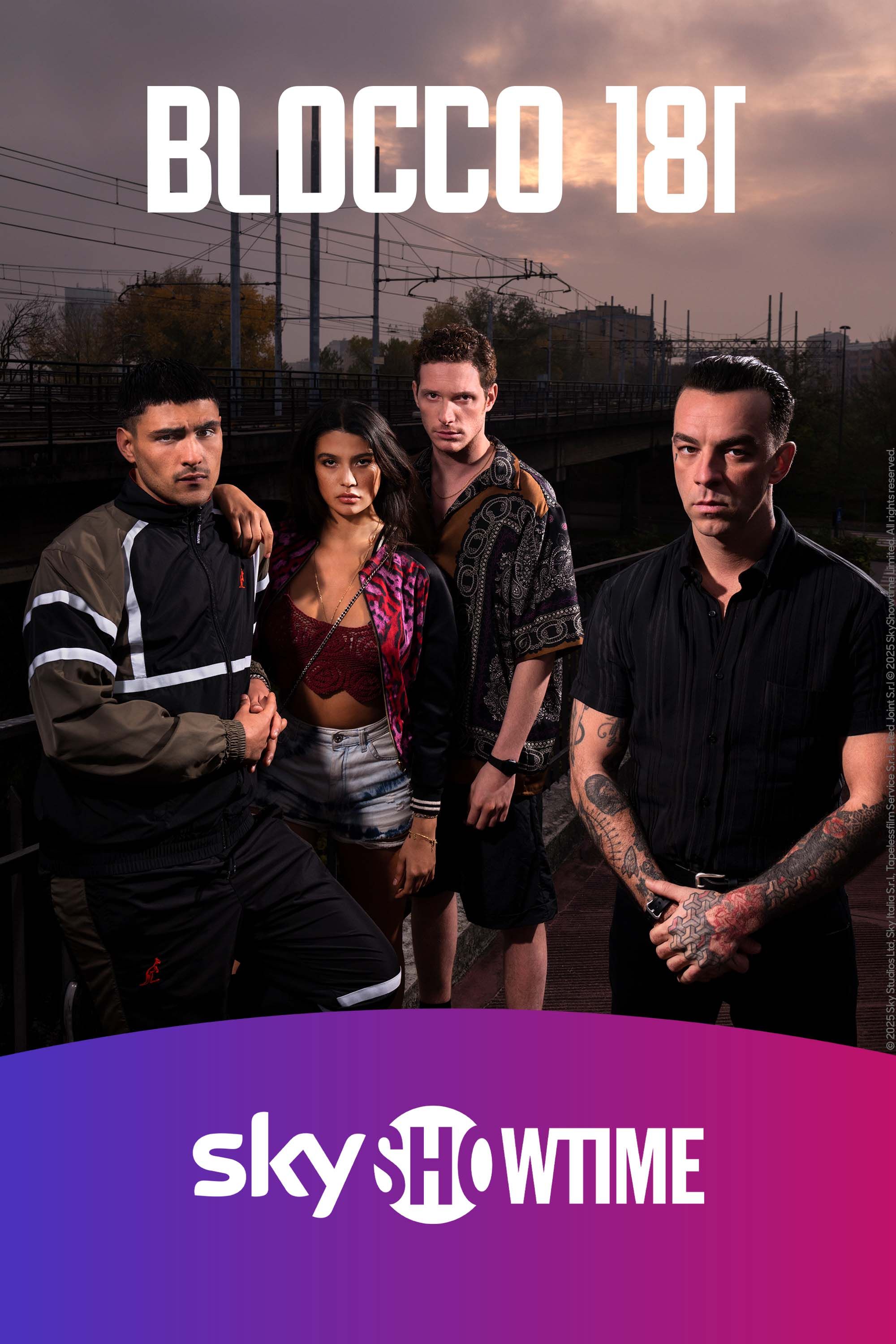 Omslagsbild med titeln "Blocco 181" högst upp. I mitten står fyra personer: tre män och en kvinna. Längst ner finns logotypen SkyShowtime mot en gradientbakgrund med lila och rosa.