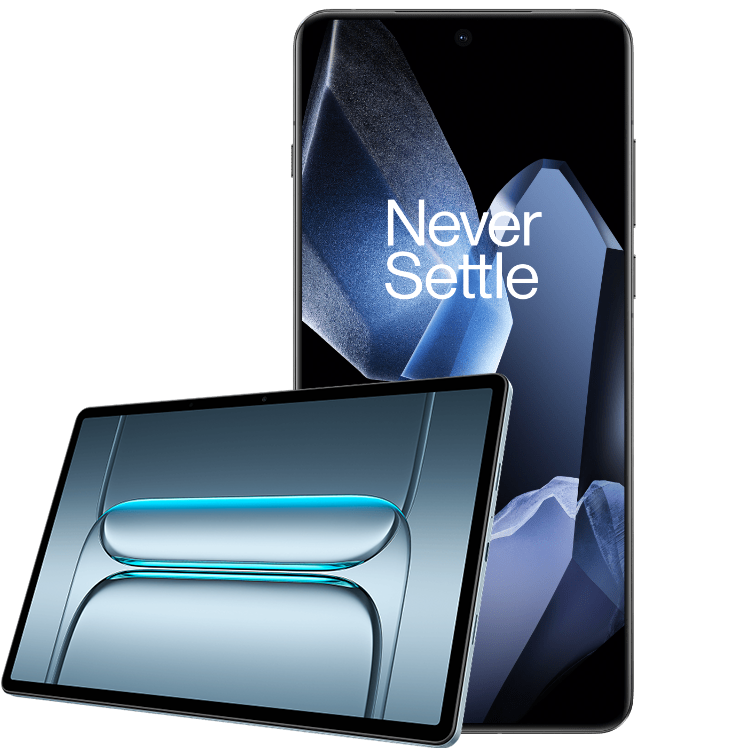 OnePlus 13 och surfplatta med blå bakgrund. Texten "Never Settle" visas på telefonskärmen.