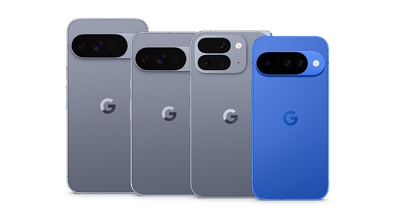 Fyra Google Pixel 10-mobiler på rad, tre i grått och en i blått, visande baksidan med kameramoduler och G-logotyper.
