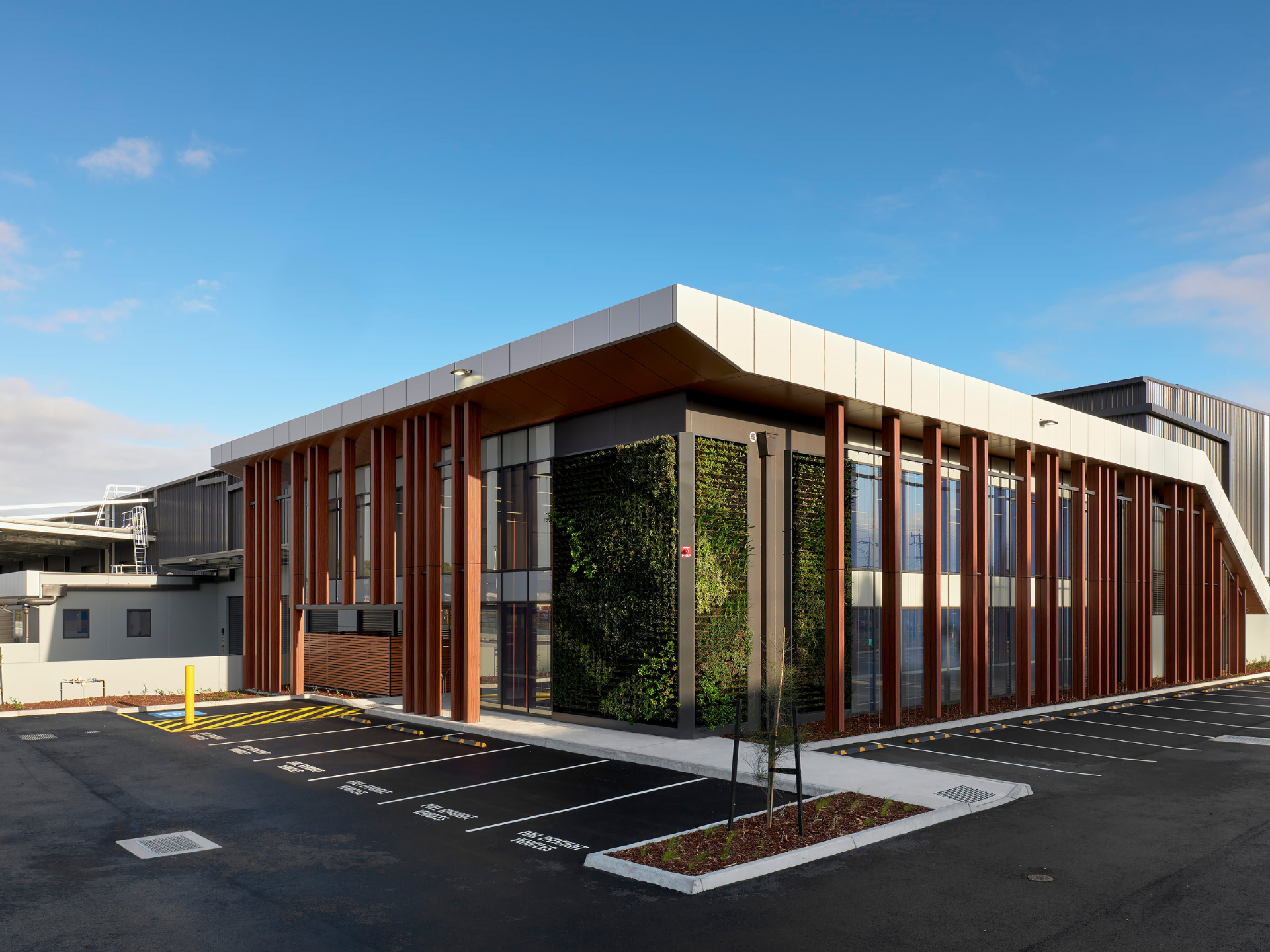 Image: [Hero] Reservoir Business Hub