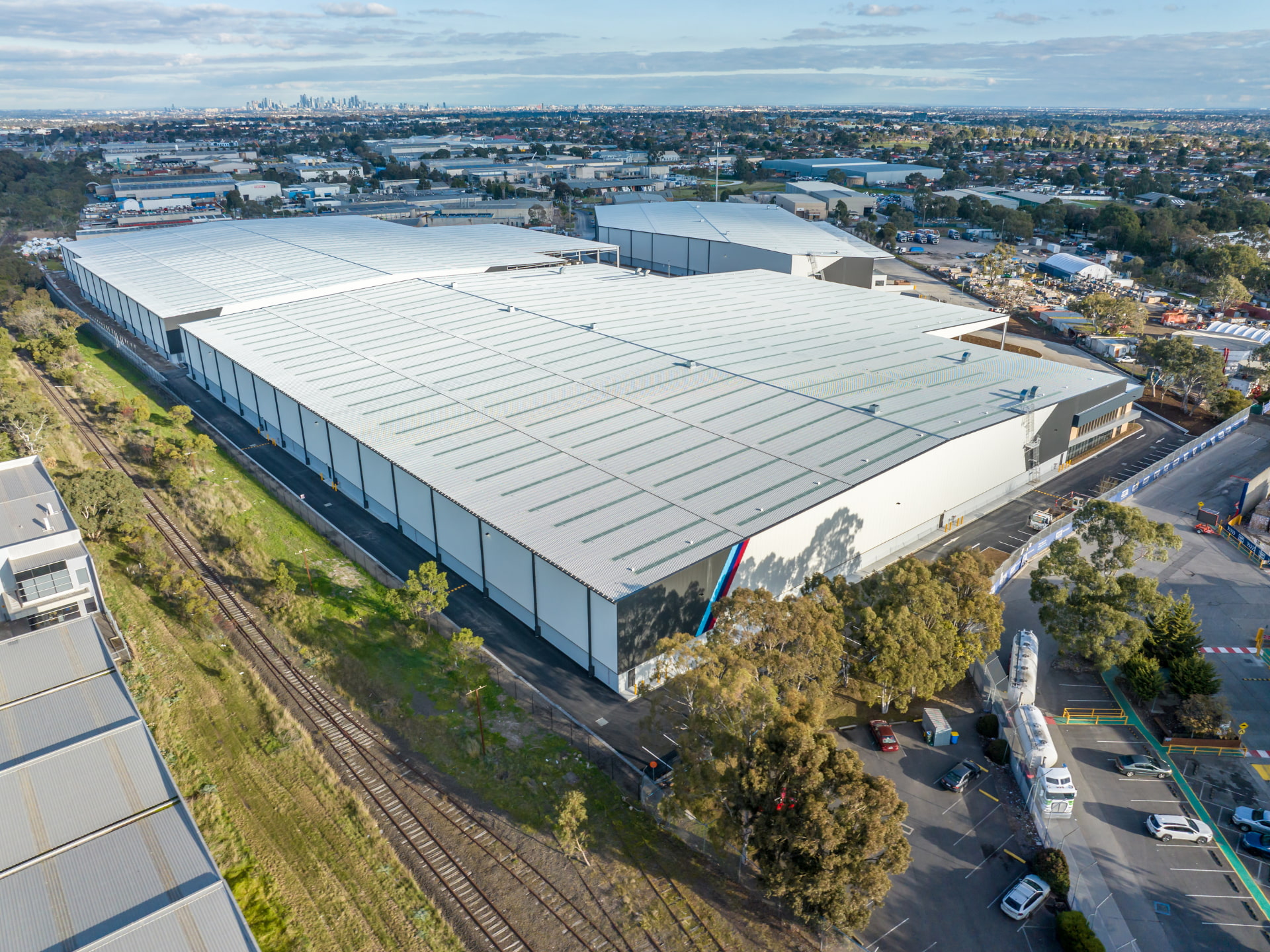 [Image] Coolaroo Industry Park PC Hero