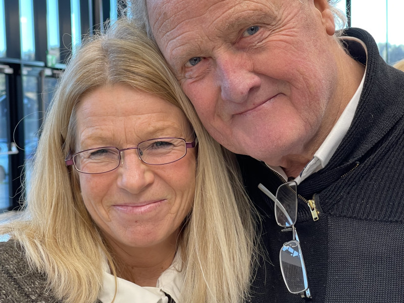 Dan Børge Akerø og Barbro Løhre ønsker nå alle et godt nytt år. Ta godt være på hverandre. 