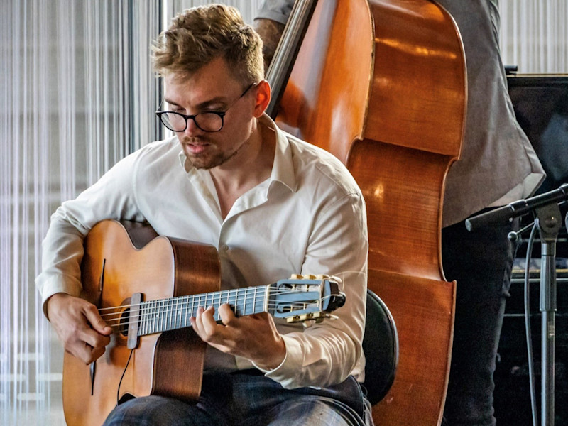 Tobias Bergstrøm - gitar