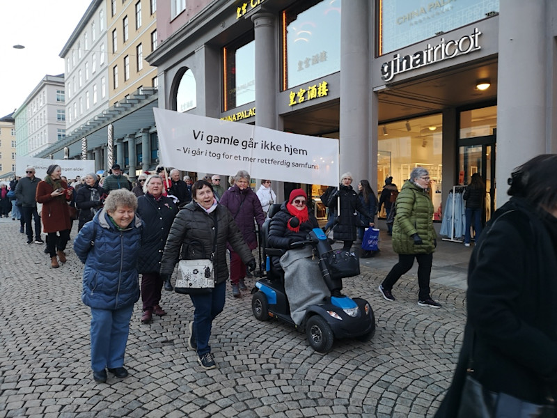 Klar for avmarsj fra Torgalmenningen