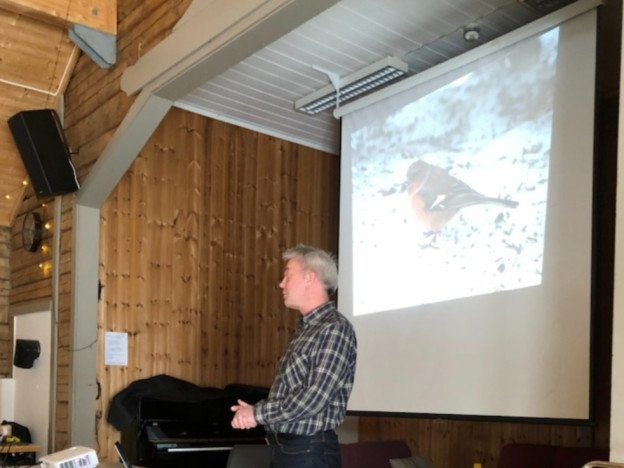 Professor Vidar Selås forteller om fugleliv og natur.