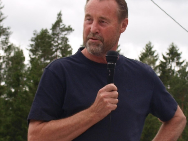 Arne Martin Gjøseid forteller om gården.