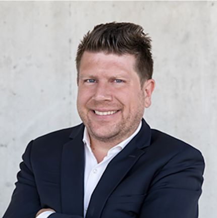 Dr Darius Zumstein