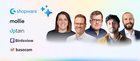 Vom Warenkorbabbruch zum KI-gestützten Checkout: Best Practices für deinen Business-Erfolg Werbegrafik mit den Logos von Shopware, Uptain, Mollie und Basecom auf der linken Seite, daneben Porträtfotos von fünf Speakern in Business-Kleidung auf der rechten Seite, mit einem Hintergrund mit Farbverlauf und einem dekorativen Sternsymbol.