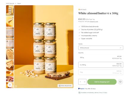 KoRo – Panoramica delle Varianti Pagina prodotto KoRo che mostra le diverse varianti del burro di mandorle bianche. L’immagine principale presenta sei vasetti impilati in due colonne su uno sfondo giallo. Le miniature aggiuntive mostrano dettagli dell’etichetta, ingredienti, consistenza e idee di utilizzo. La pagina mette in evidenza le varianti disponibili, i prezzi e le caratteristiche principali, come il 100% di mandorle pelate, l’alto contenuto proteico e l’assenza di zuccheri o sale aggiunti.