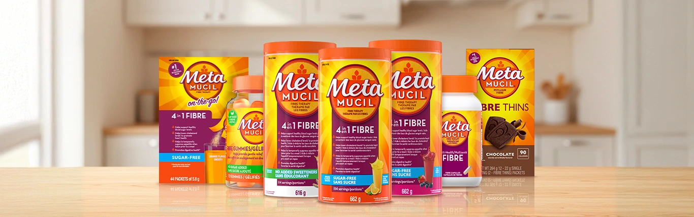 Packages of Metamucil on-the-go 4-in-1 fibre powder & chocolate fibre thins and bottles of Metamucil fibre gummies, 4-in-1 fibre without sweeteners, 4-in-1 sugar free orange and berry fibre powder and fibre capsules.